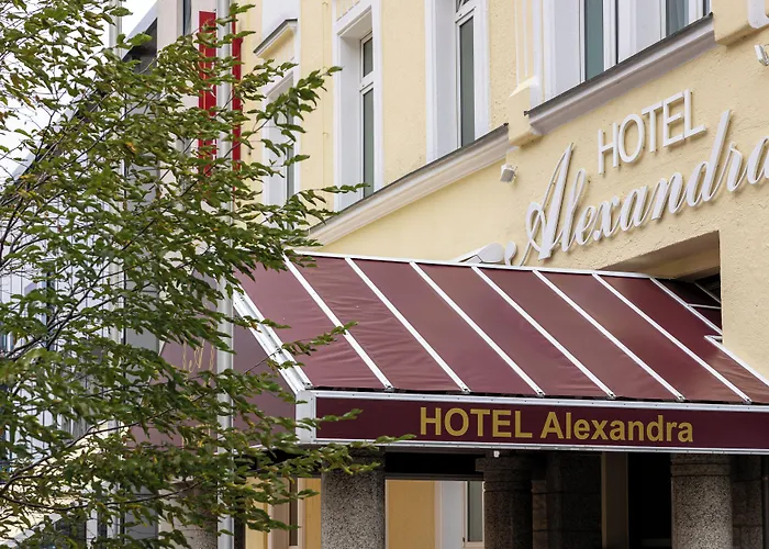  Alexandra